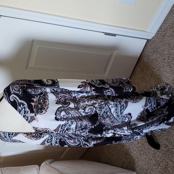 NEW Venus Paisley Dress - Picture 4 of 6